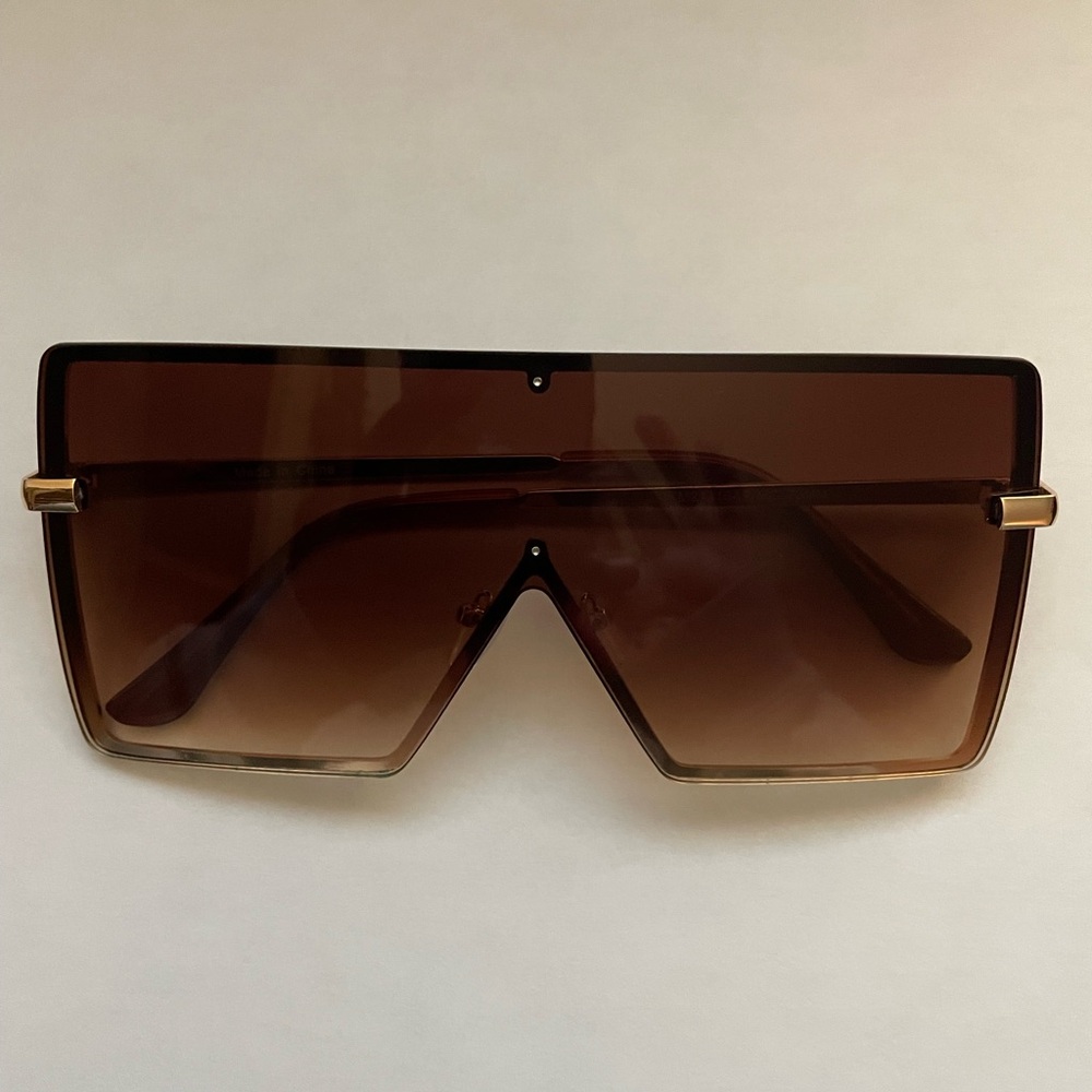 Oversized Square Shield Sunglasses – Brown Gradient Lens - Picture 3 of 5